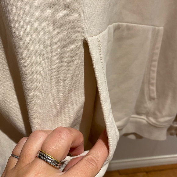 🚩SOLD- H&M + Disney Mickey Mouse cream Hoodie Sweatshirt Women’s Size medium - Picture 7 of 12